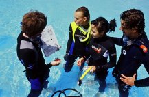 Croatia Diving: PADI Instructor giving briefing about DSD